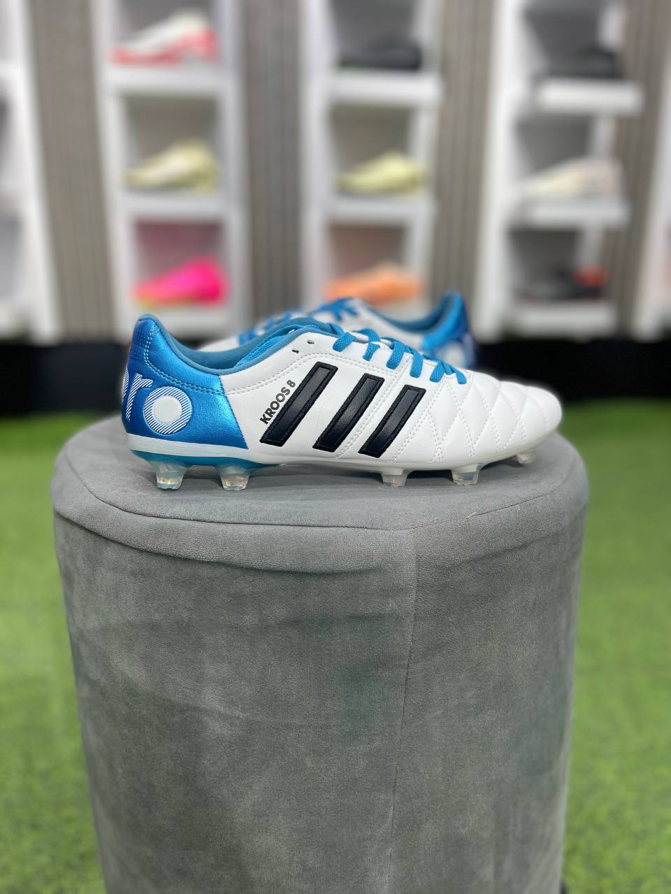 کفش فوتبال ادیداس 11 تونی کروس