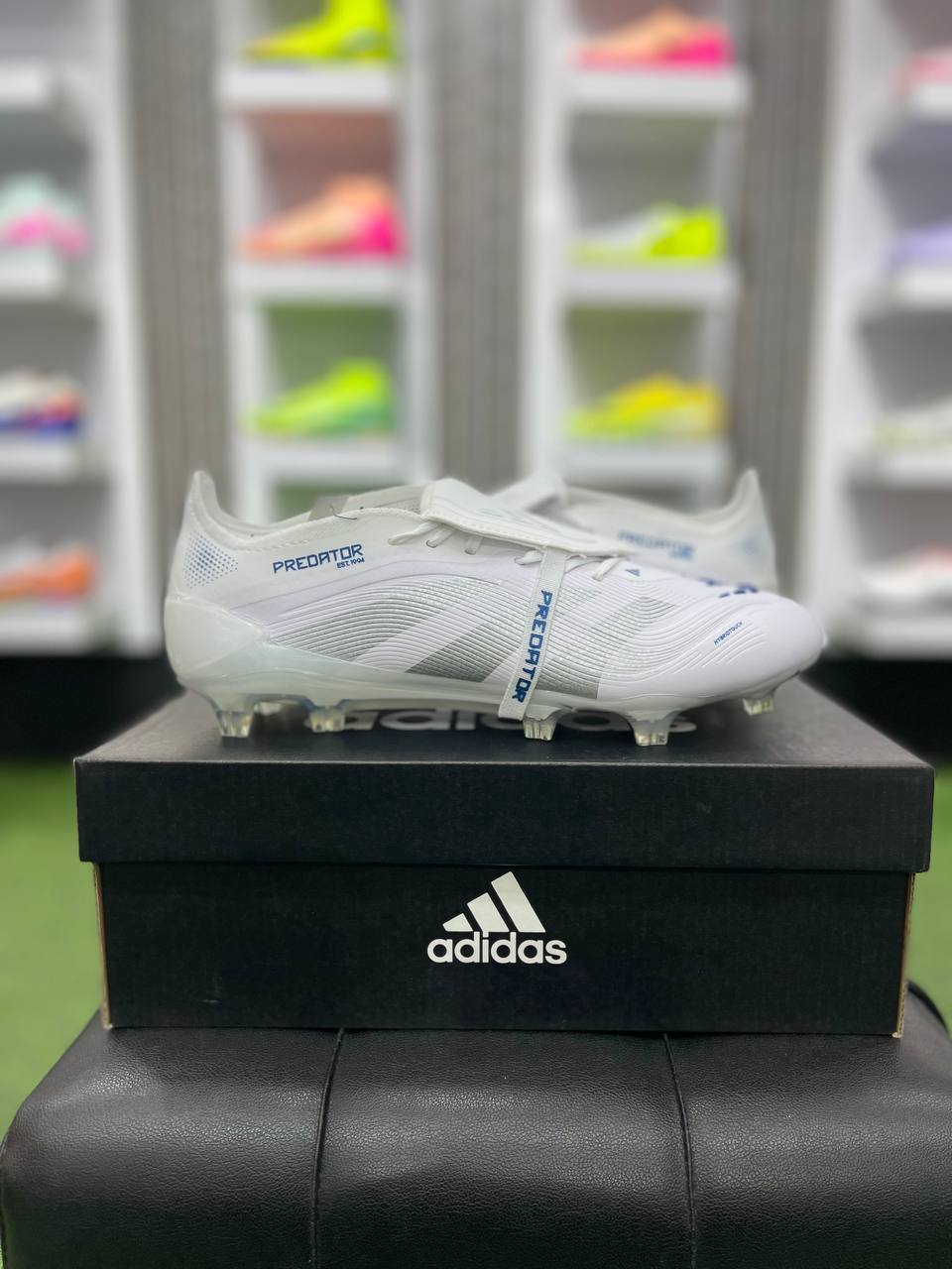 کفش فوتبال آدیداس مدل Predator FG