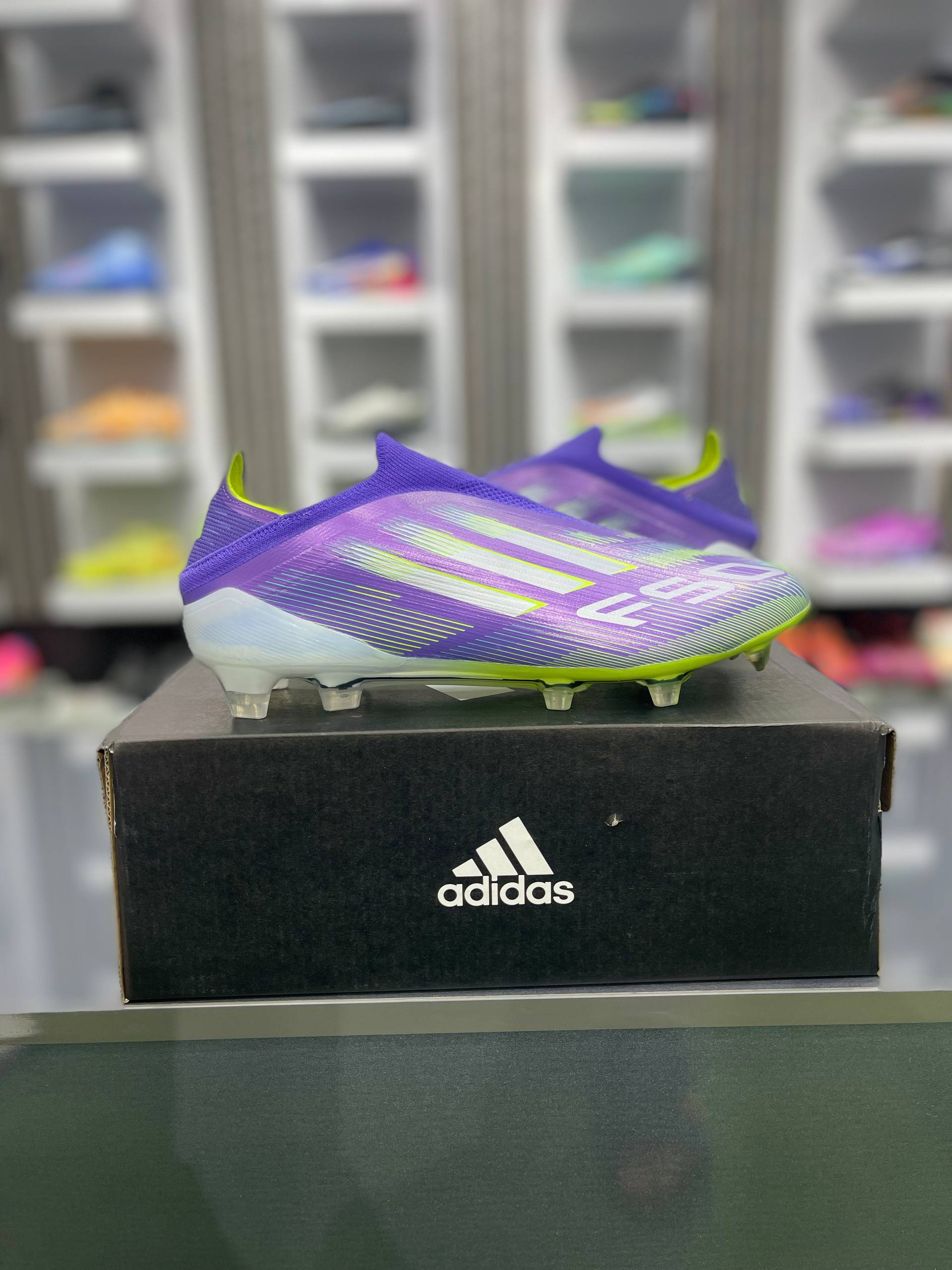 کفش فوتبال آدیداس مدل f50 fg